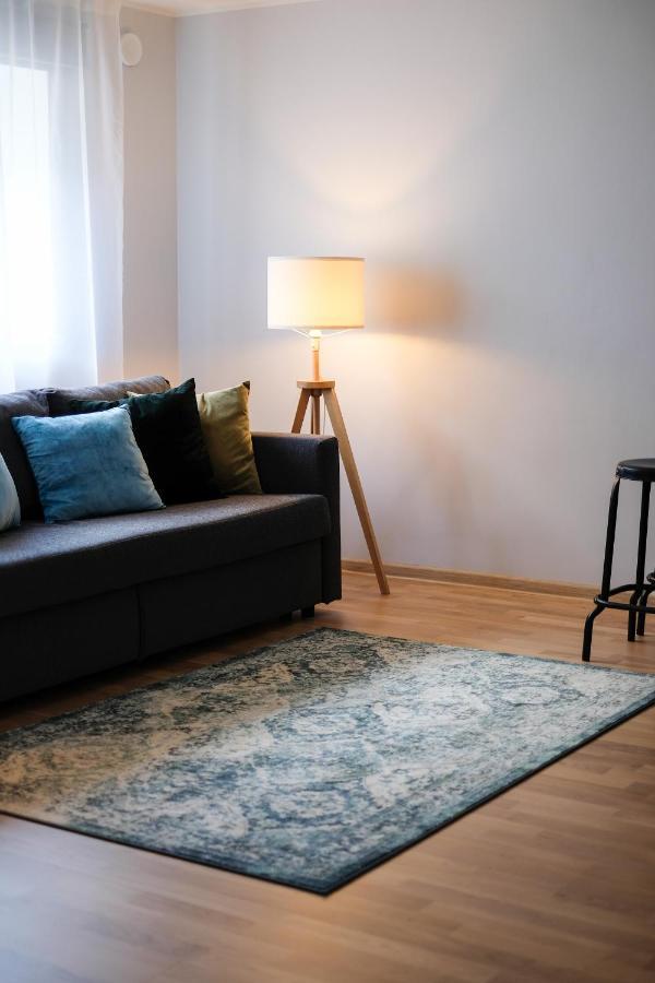 פארנו Ohtu Poik 2 City Center Basement Apartment מראה חיצוני תמונה
