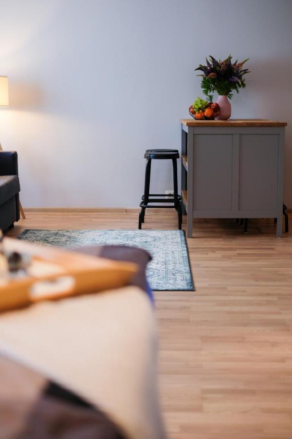 פארנו Ohtu Poik 2 City Center Basement Apartment מראה חיצוני תמונה